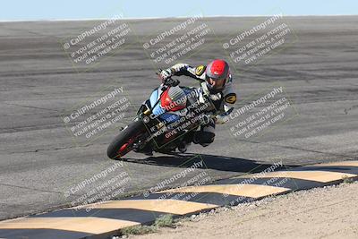 media/Oct-13-2025-Moto Forza (Mon) [[a66d839500]]/3-B Group/Session 2 (Bowl)/